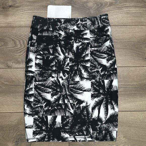 Fabletics‎ Cora Skirt High Rise Compression Black White Palm Print Size Small - Picture 1 of 9